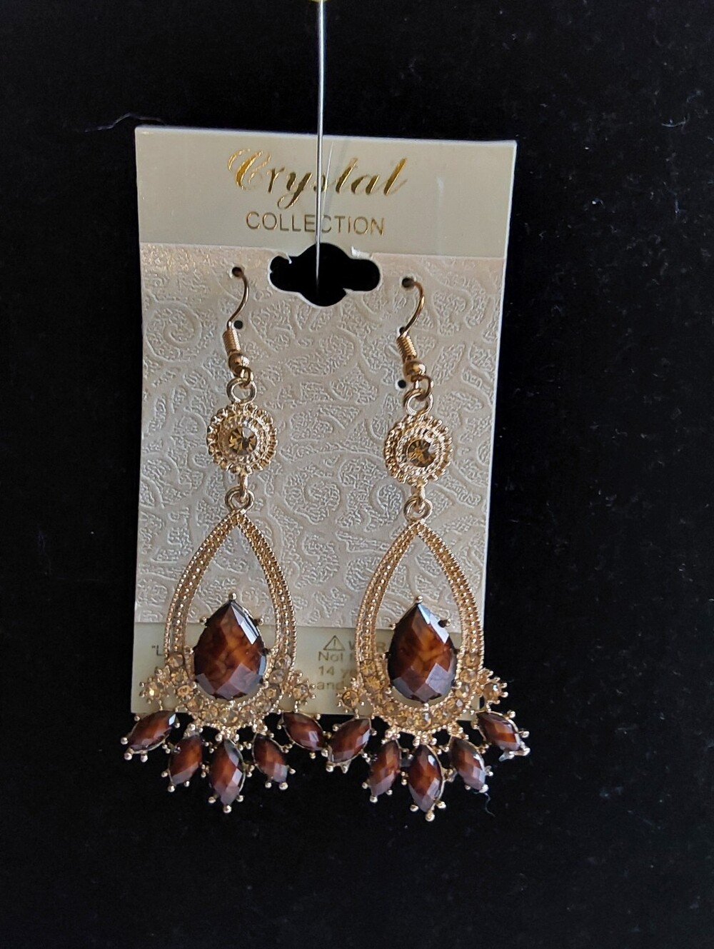 🌺 NWT Crystal Collection Gold-Tone Teardrop Dangle Earrings